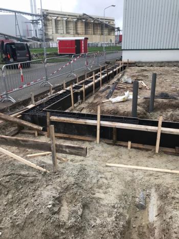 Het aanleggen van een betonnen wasplaats voor IAMS in Coevorden